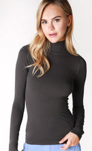 Load image into Gallery viewer, Seamless Long Sleeve Mockneck