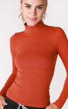Load image into Gallery viewer, Seamless Long Sleeve Mockneck